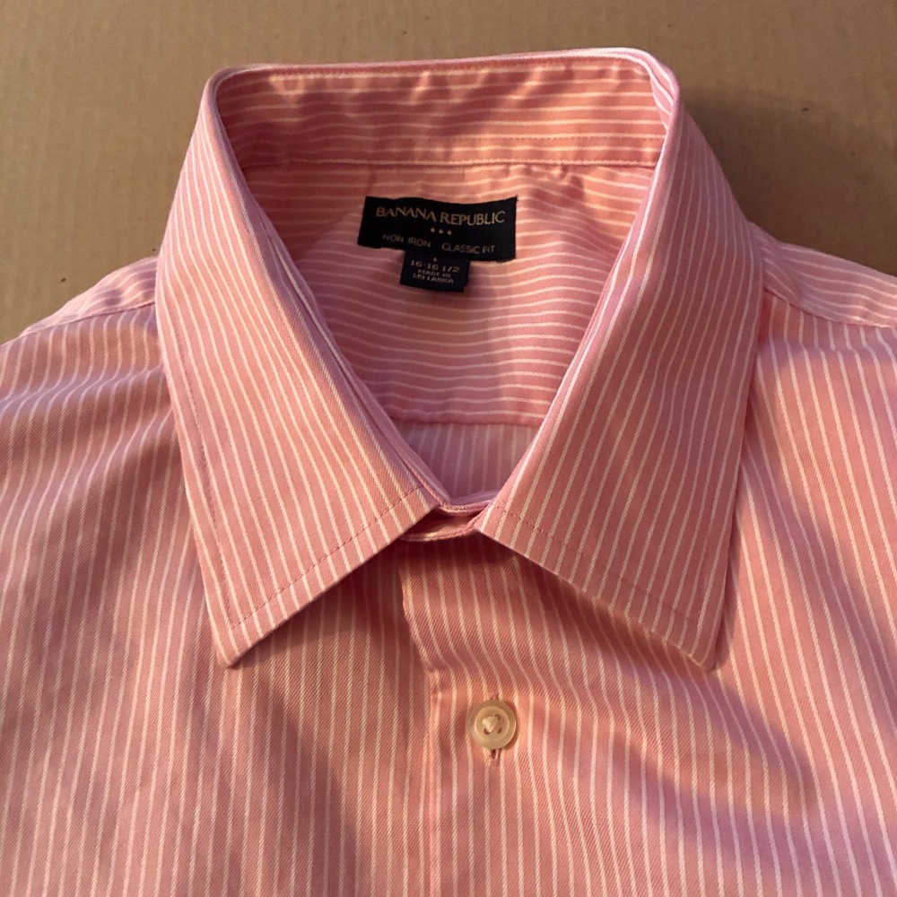 Banana Republic 3 diamond Pin Stripe Dress Shirt